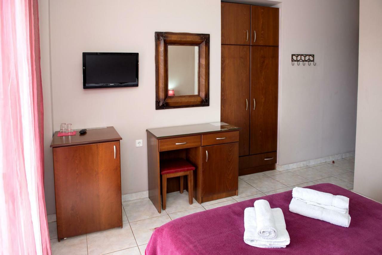 Hotel Philippion Loutraki  Exterior photo